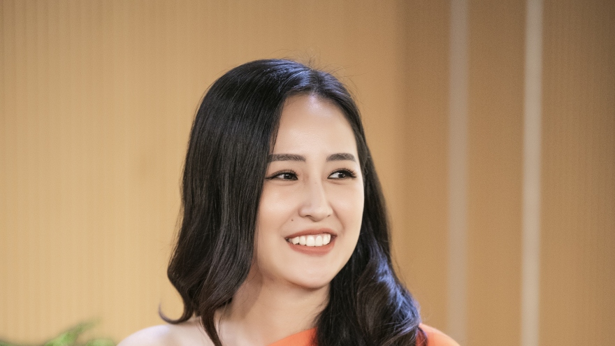 Hoa hậu Mai Phương Thúy: Việc trở nên nổi tiếng khiến tôi muốn “nổi loạn”