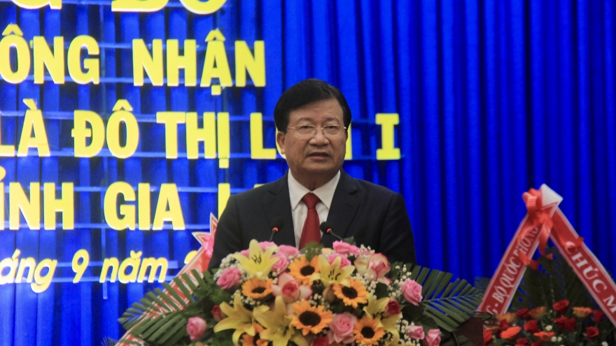 Phó Thủ tướng Trịnh Đình Dũng dự lễ công bố thành phố Pleiku là đô thị loại I