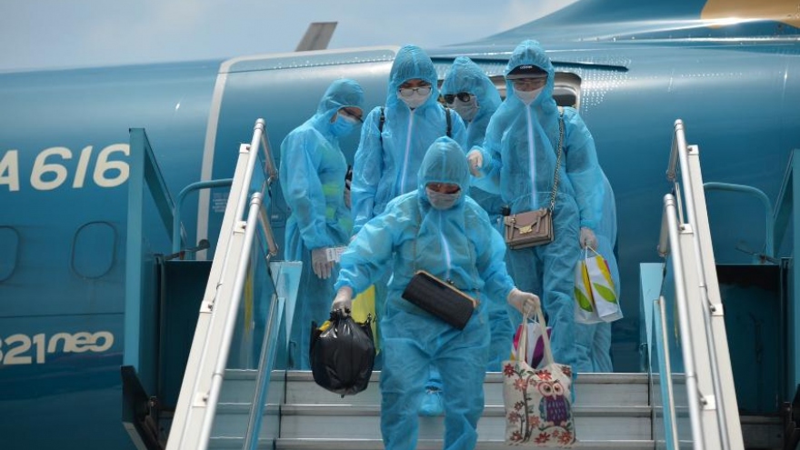 Chuyến bay đầu tiên đón khách từ Hàn Quốc về Việt Nam sau quyết định mở cửa trở lại