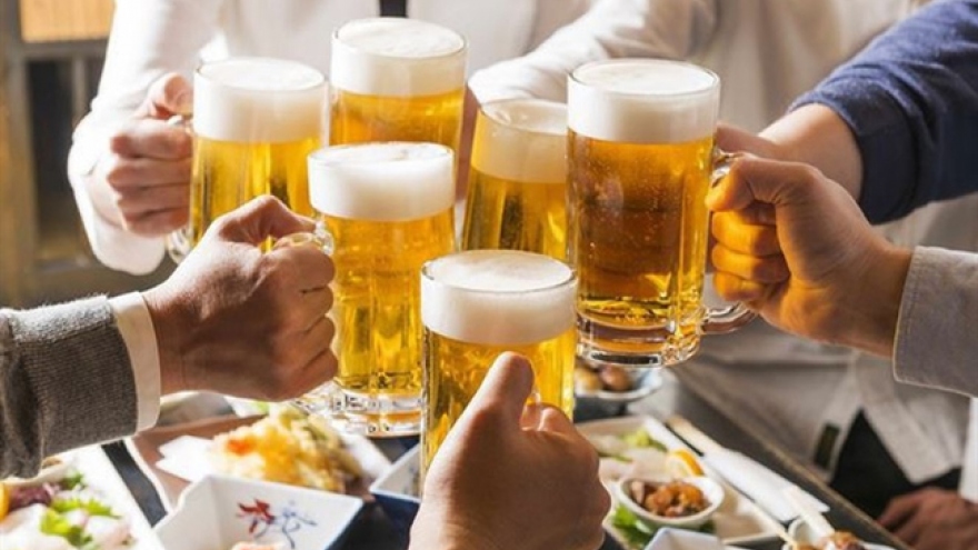 Phạt từ 1 đến 3 triệu đồng hành vi uống rượu, bia giữa giờ làm việc