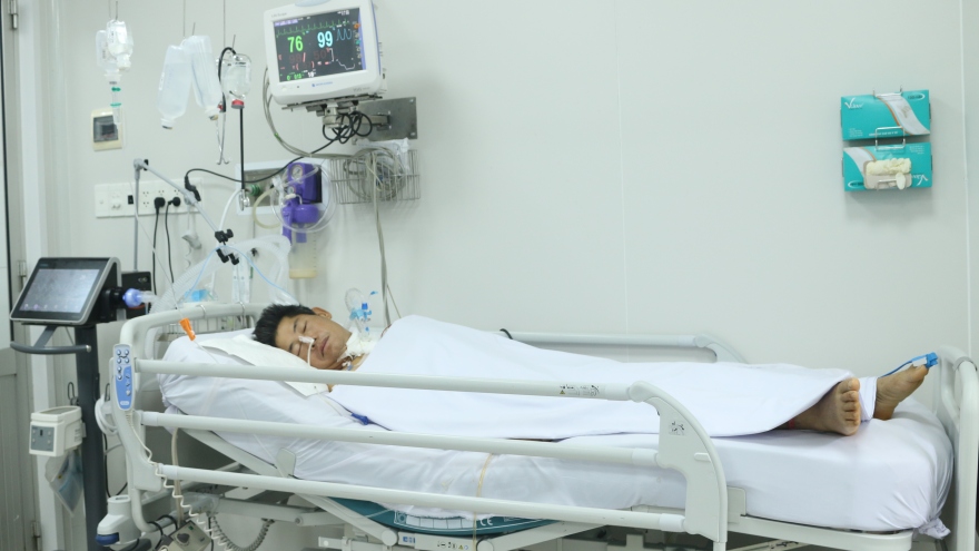 Sức khỏe bệnh nhân 54 tuổi ăn pa tê Minh Chay đang diễn biến xấu
