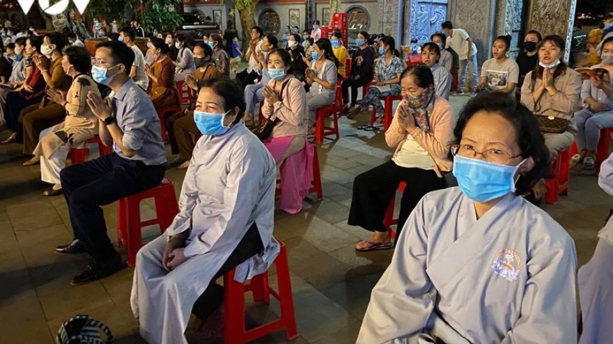 Đắk Lắk: Hàng nghìn người tới chùa dâng lễ Vu Lan báo hiếu