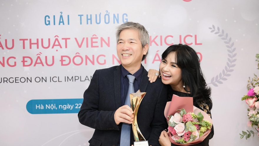 Chuyện showbiz: Diva Thanh Lam cười rạng rỡ trong ngày bạn trai nhận tin vui