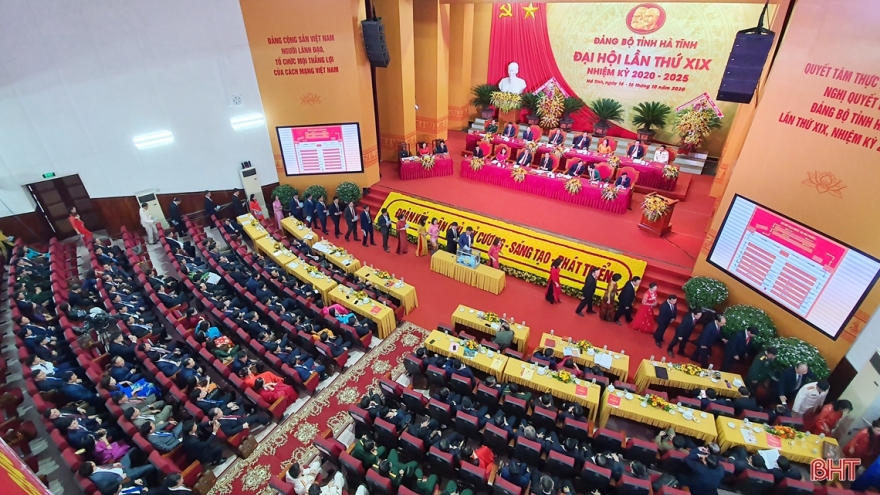 Bế mạc Đại hội Đảng bộ tỉnh Hà Tĩnh: Xác định phát triển toàn diện, bền vững