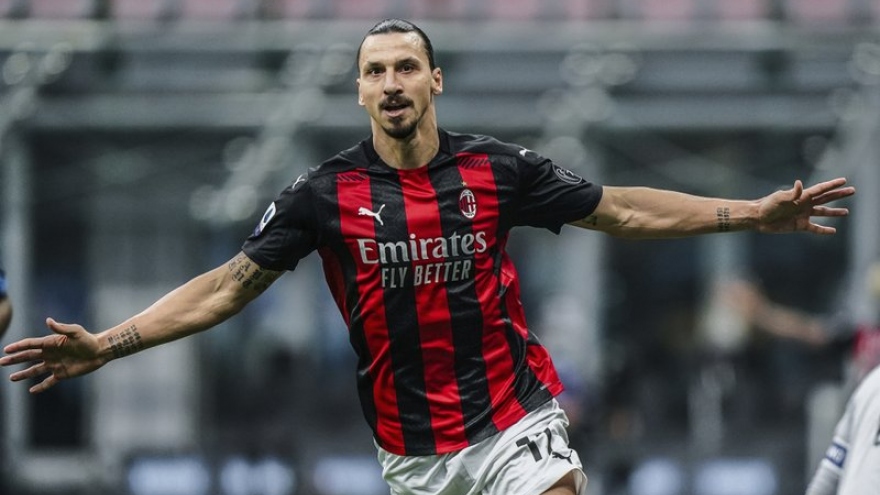 Ibrahimovic lập cú đúp ở derby Milan, AC Milan vững vàng trên đỉnh Serie A