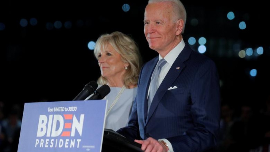 Cựu Phó Tổng thống Joe Biden và phu nhân âm tính với SARS-CoV-2