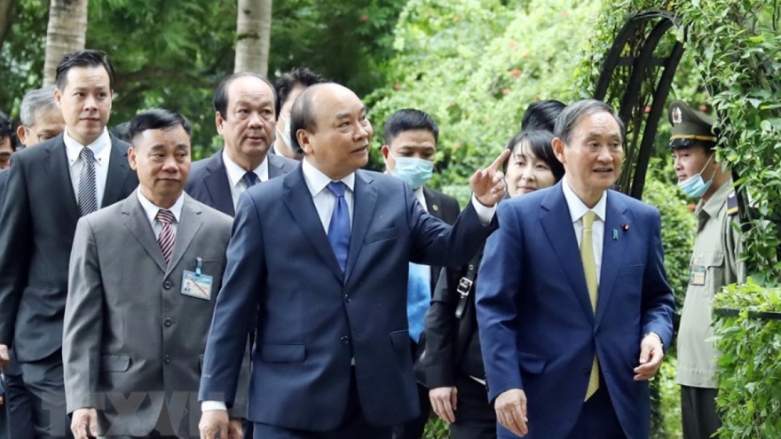 Thủ tướng Việt-Nhật tham quan Khu Di tích Chủ tịch Hồ Chí Minh