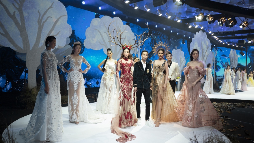 Hà Anh, Minh Triệu “lướt sóng” sàn catwalk tại Vietnam Runway Fashion Week