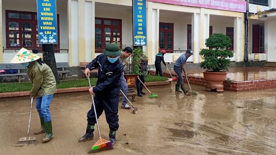 Sư đoàn 324 đưa quân vào Quảng Bình giúp dân khắc phục hậu quả mưa lũ