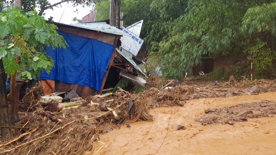 Lở đất vùi lấp nhiều người ở Quảng Nam: Thủ tướng ra công điện cứu hộ