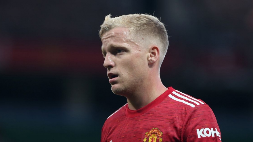 Patrice Evra: "MU không cần Van De Beek"