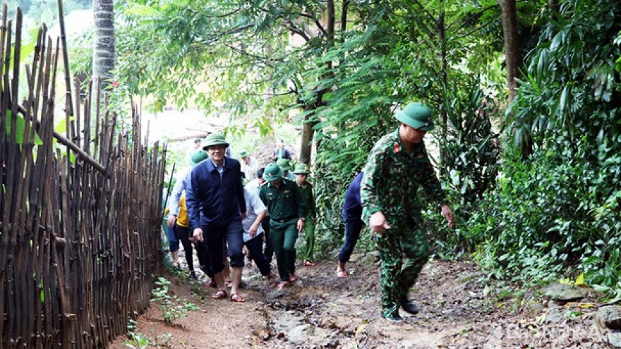 Nghệ An đề nghị Quân khu 4 hỗ trợ dân vùng lũ khôi phục sản xuất