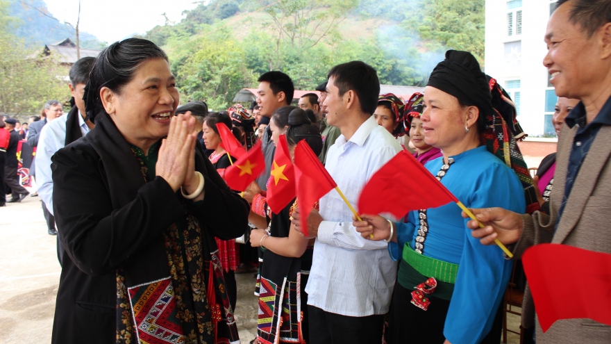 Phó Chủ tịch Thường trực Quốc hội Tòng Thị Phóng tiếp xúc cử tri Sơn La