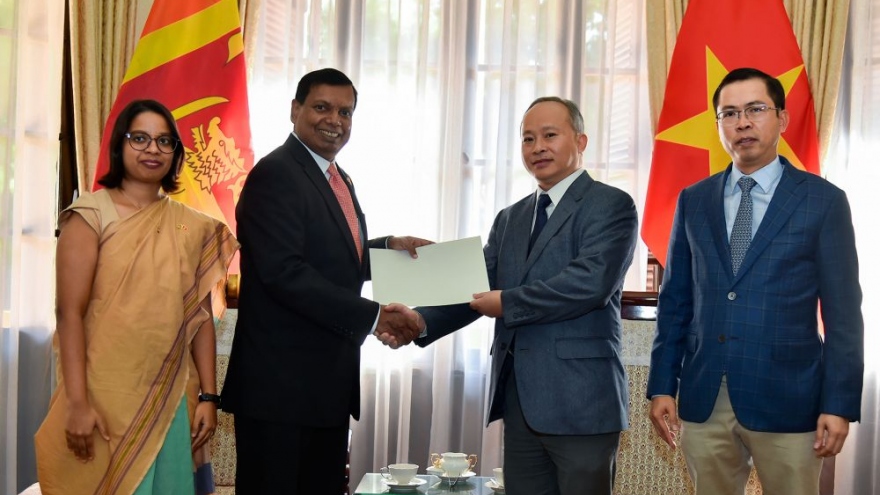 Đại sứ quán Sri Lanka ủng hộ nạn nhân lũ lụt miền Trung Việt Nam
