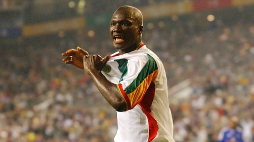 Người hùng World Cup 2002 của Senegal qua đời ở tuổi 42