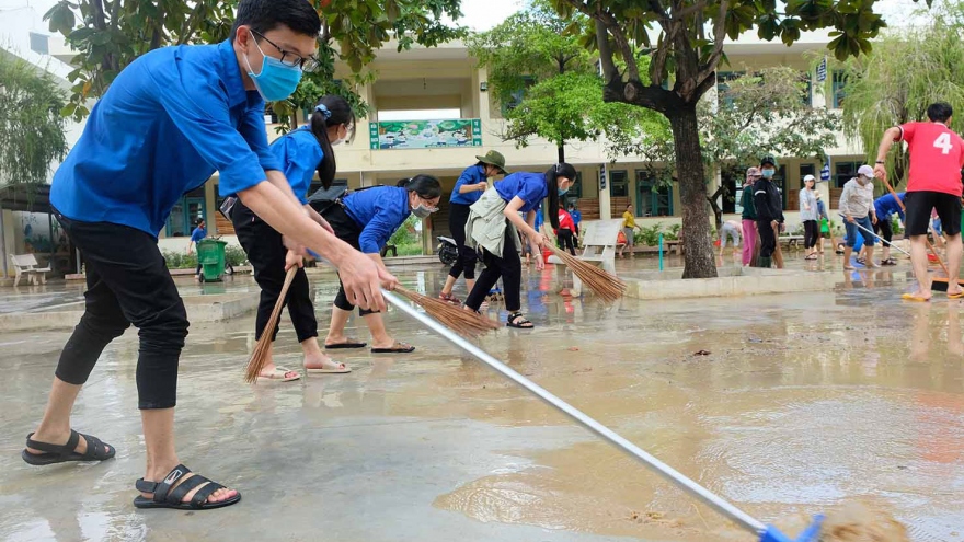 1.200 đoàn viên, thanh niên Bình Định giúp dân khắc phục hậu quả sau khi bão tan