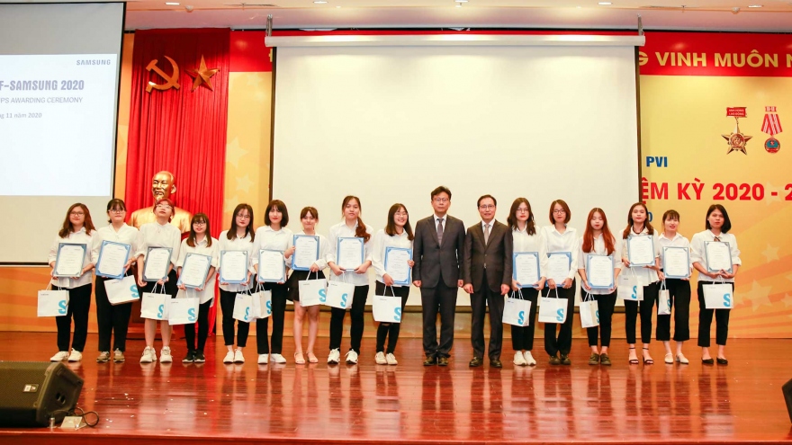 Trao học bổng Samsung-KF cho sinh viên chuyên ngành tiếng Hàn