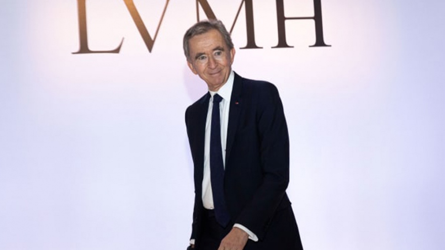 Ông chủ hãng thời trang Louis Vuitton trở thành người giàu thứ 2 thế giới