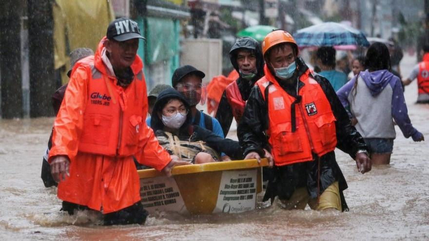 Philippines chật vật cứu hàng nghìn người dân bị cô lập vì nước lũ