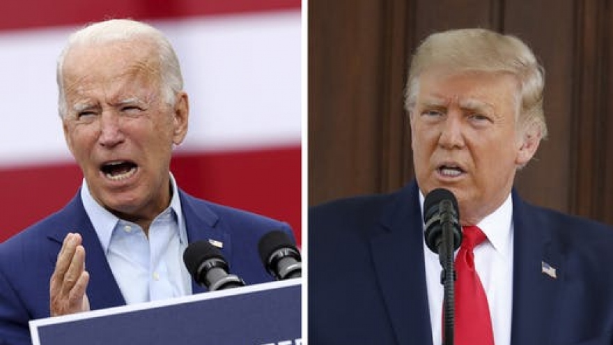 Kiểm phiếu lại khó giúp ông Trump vượt lên đối thủ Joe Biden