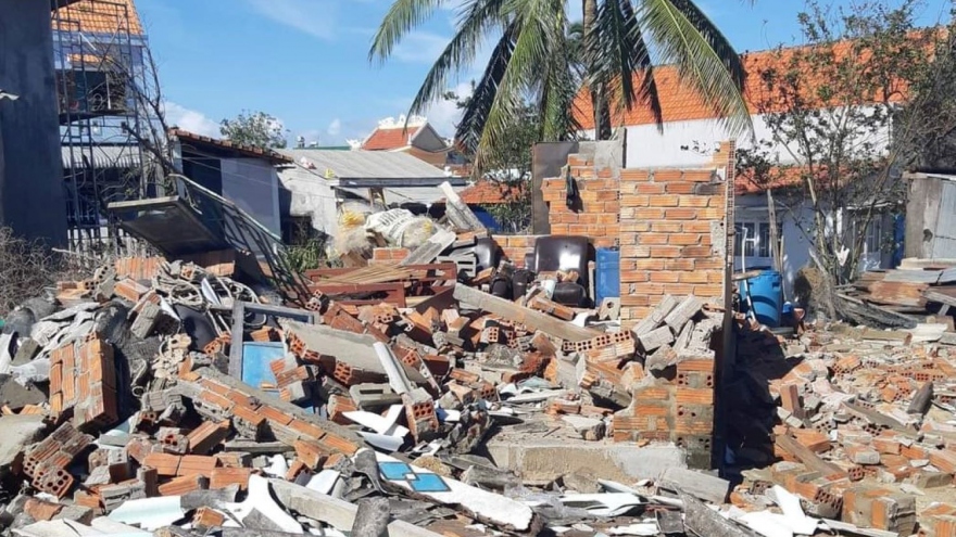 Quảng Ngãi hỗ trợ người dân thiệt hại về nhà ở do bão số 9 từ 5 - 20 triệu đồng