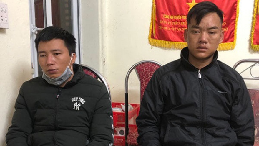 Bắt đối tượng chở 2 người Trung Quốc nhập cảnh trái phép