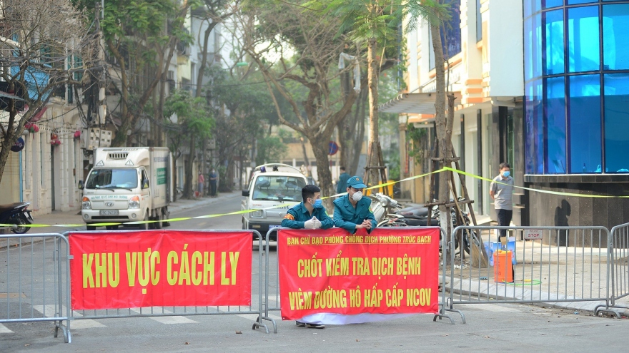 Hình ảnh đáng nhớ về 1 năm cuộc chiến “chống giặc” Covid-19