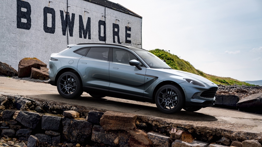 Aston Martin DBX Bowmore Edition - Mẫu xe hợp tác với nhà sản xuất rượu