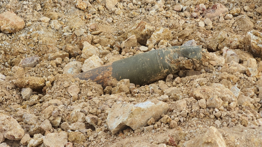 Thi công hồ chứa nước tại Kiên Giang, phát hiện 1 quả bom "khủng"