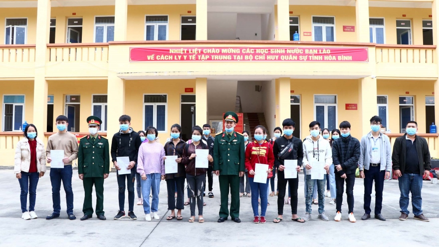 20 sinh viên Lào hoàn thành thời gian cách ly tại Hòa Bình
