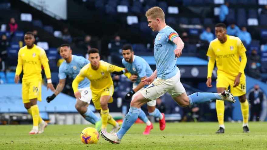 Thắng nhàn Fulham, Man City chạy đà hoàn hảo trước derby Manchester