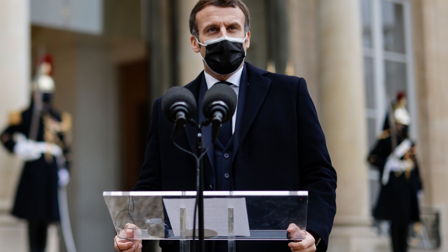 Tổng thống Pháp vẫn ổn sau một ngày xác nhận mắc COVID-19