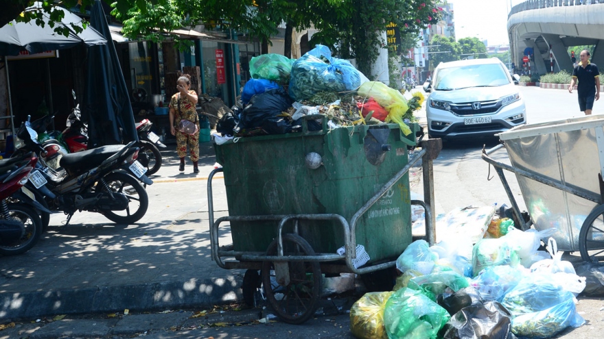 Quận Hoàn Kiếm, Hà Nội bắt đầu đấu thầu thu gom, phân loại rác tại nhà