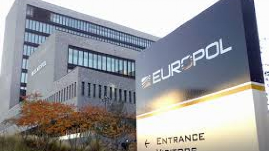 Europol cảnh báo nguy cơ vaccine giả và lừa đảo