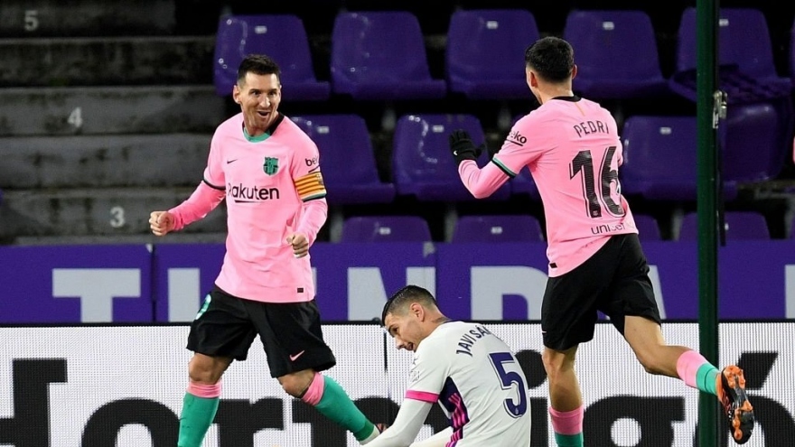 Messi tỏa sáng rực rỡ, Barca thắng dễ Valladolid