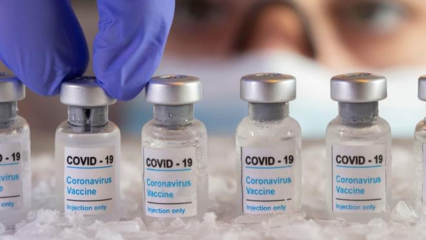 Tâm lý lo lắng và hoài nghi phía sau cuộc đua phát triển vaccine Covid-19