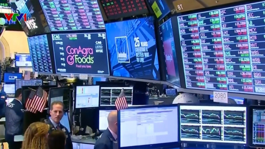 Thị trường chứng khoán Mỹ mở màn năm 2021 với một đợt bán tháo