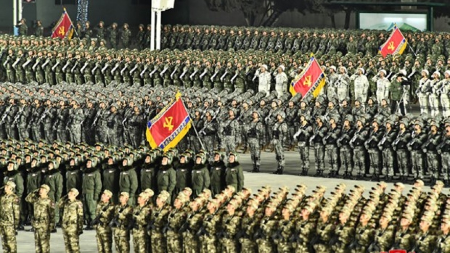 Triều Tiên duyệt binh mừng thành công Đại hội Đảng