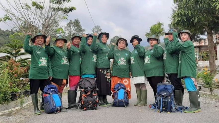 Những nữ kiểm lâm dũng cảm bảo vệ rừng phía Tây Indonesia