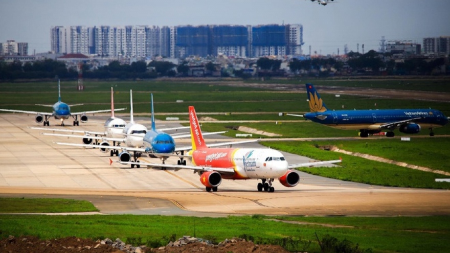 Bán vé bay Tết vượt quá số lượng, nhiều hãng bị Cục Hàng không "tuýt còi"