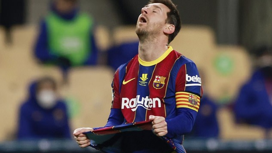 Nhận thẻ đỏ đầu tiên ở Barca, Messi bị treo giò 2 trận