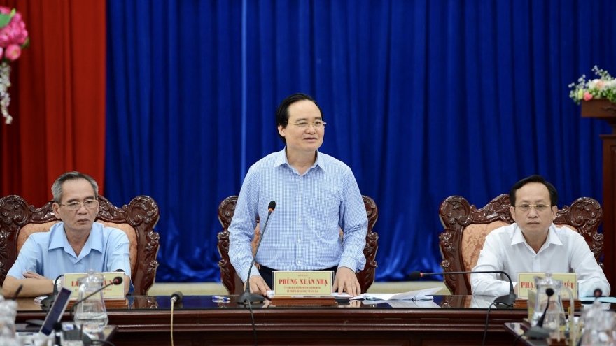 Bộ trưởng Bộ Giáo dục và Đào tạo Phùng Xuân Nhạ làm việc tại tỉnh Bạc Liêu