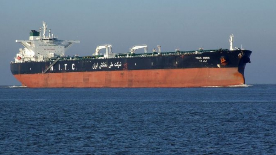 Mỹ tìm cách bắt tàu nghi chở dầu của Iran