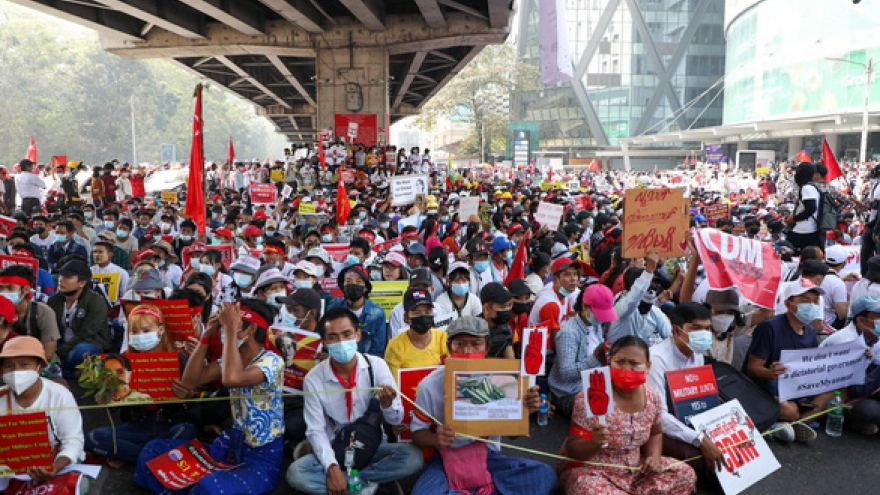 Liên Hợp Quốc kêu gọi quân đội Myanmar dừng đàn áp người biểu tình