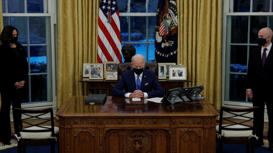 Tổng thống Mỹ Joe Biden điện đàm với lãnh đạo các nước đồng minh