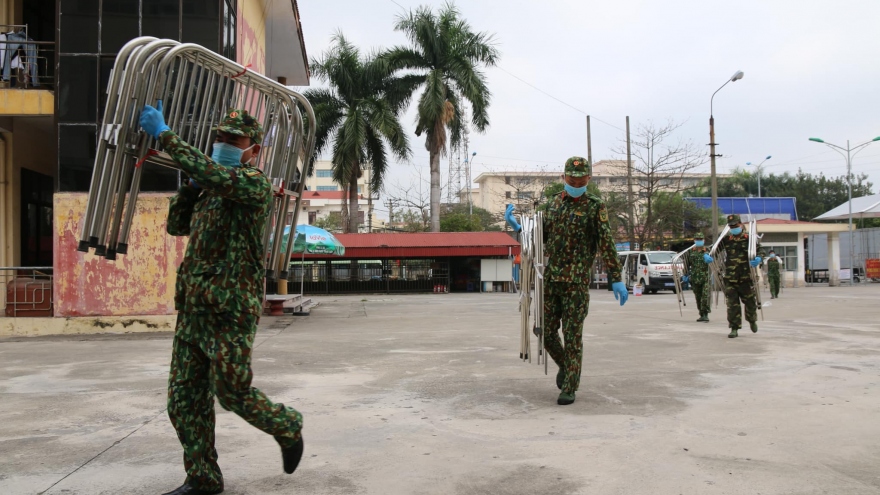 Bệnh viện Bạch Mai chi viện thêm 300 giường bệnh cho Bệnh viện Dã chiến số 2 Hải Dương