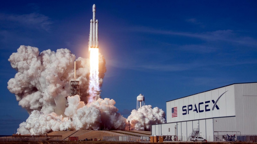Tập đoàn SpaceX có kế hoạch đưa 4 khách du lịch lên vũ trụ vào cuối năm nay