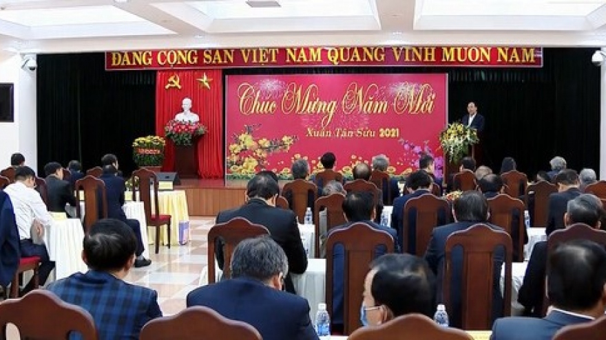 Thủ tướng Nguyễn Xuân Phúc chúc Tết cán bộ lão thành miền Trung