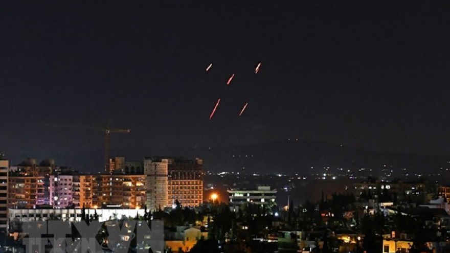 Video: Phòng không Syria đánh chặn mưa tên lửa nhằm vào thủ đô Damascus
