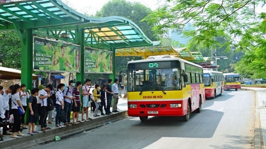 Hà Nội “tháo” giãn cách trên các phương tiện vận tải hành khách công cộng